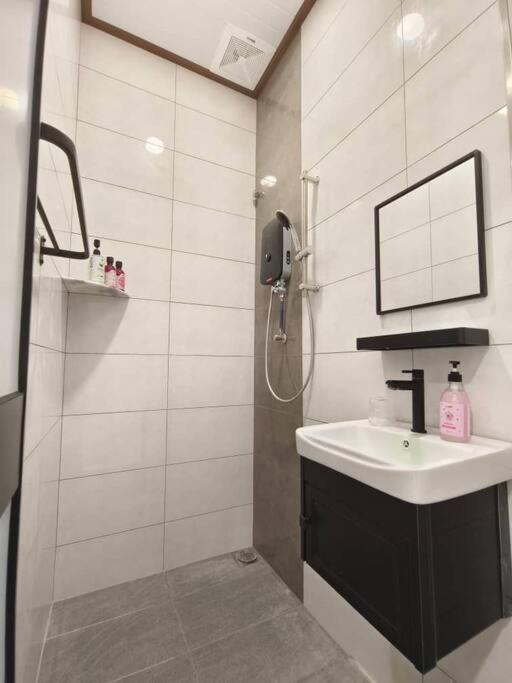 Whole House HomeStay Alor Setar Derga Jaya 10 mins to Aman Central photo 4