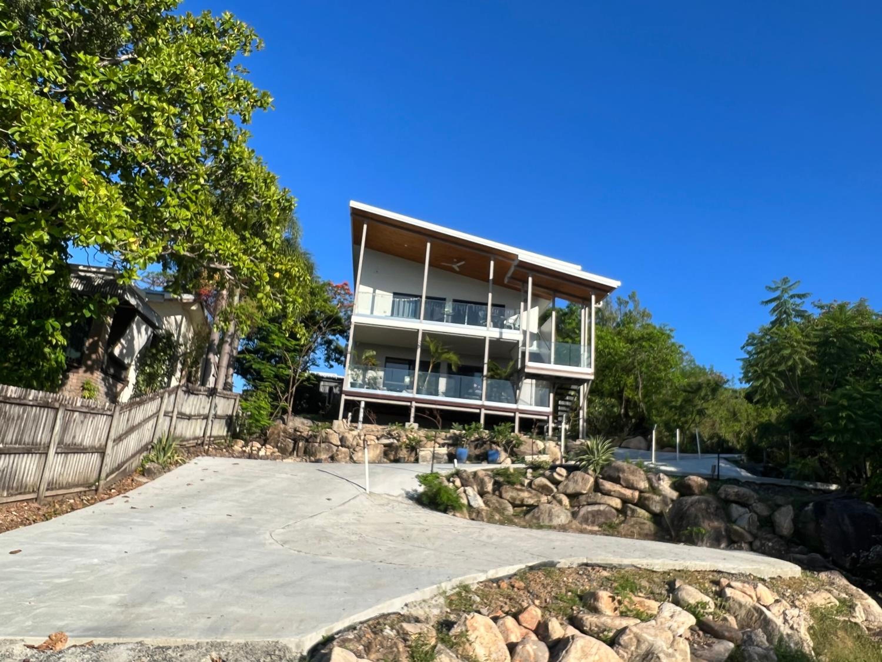 The Orchid Suite - 2 Bed 1 Bath Apartment in Cooktown