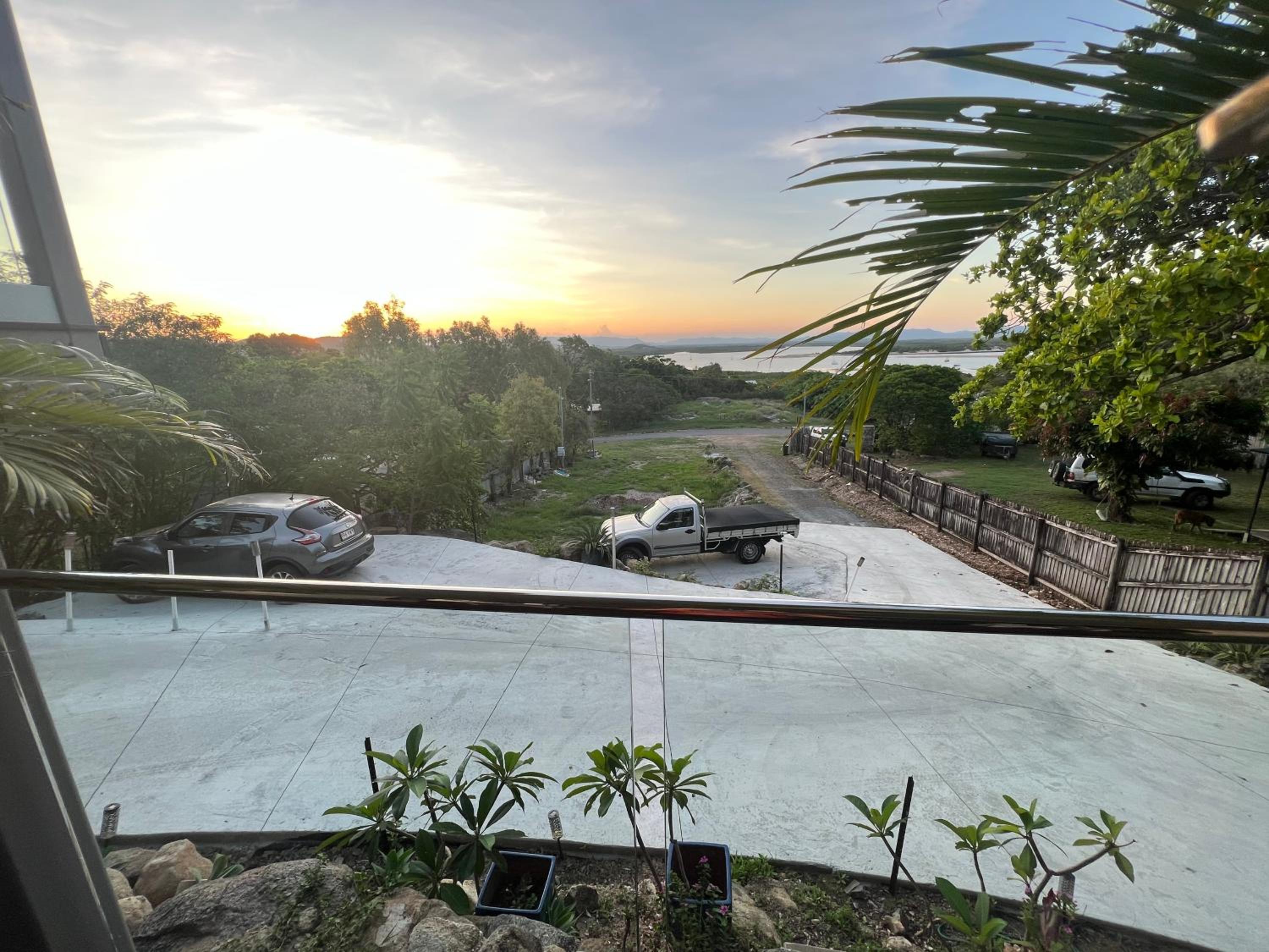 The Orchid Suite - 2 Bed 1 Bath Apartment in Cooktown