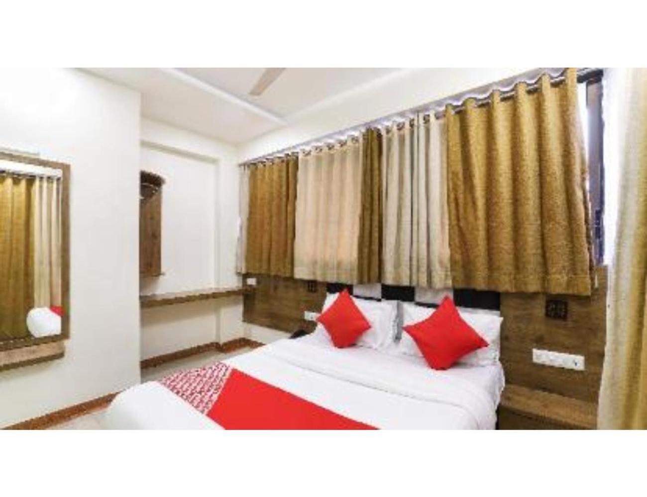 Hotel Supreme Science City, Ahmedabad