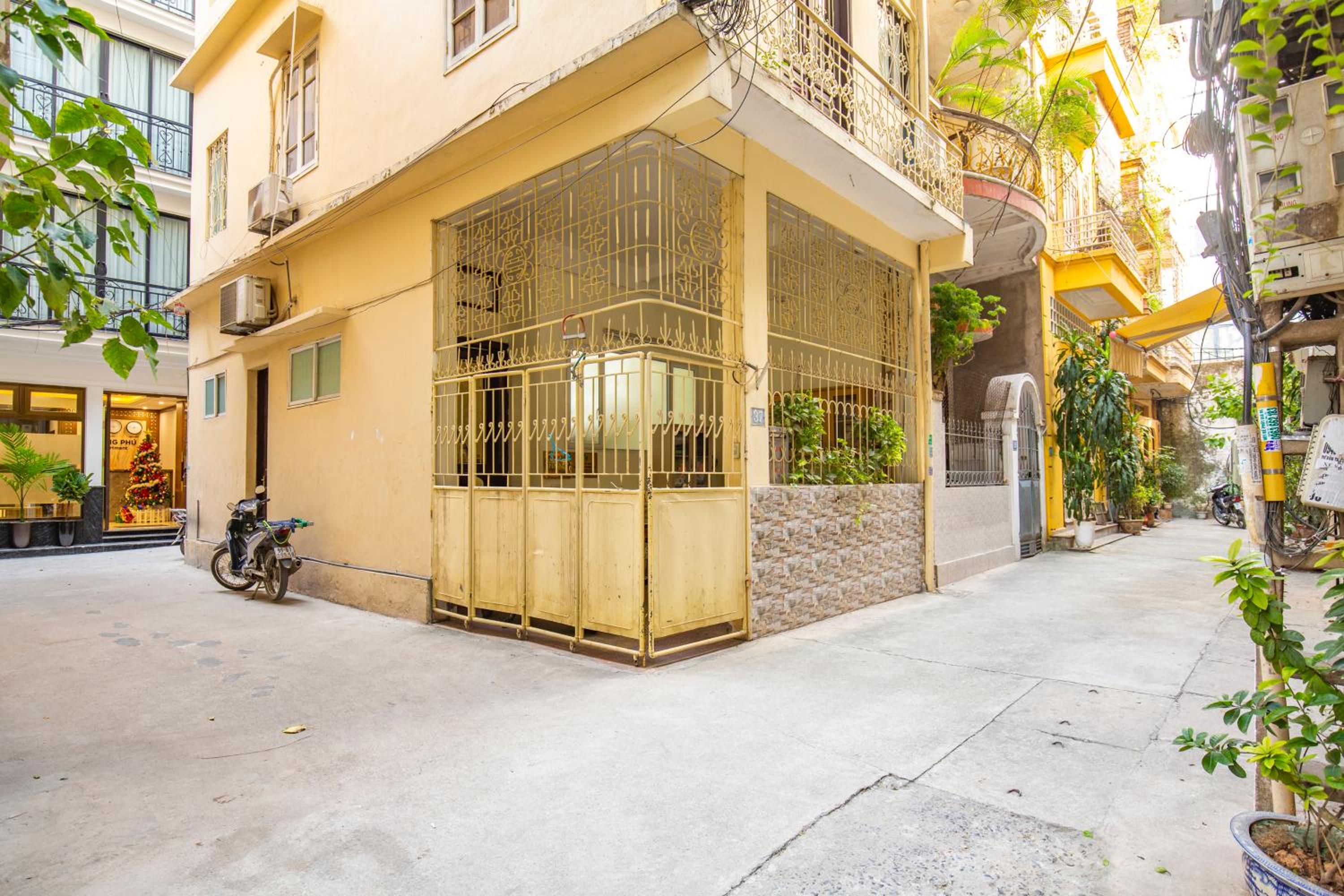 Sumitomo 15 Apartment-No 27 lane 39 Linh Lang street