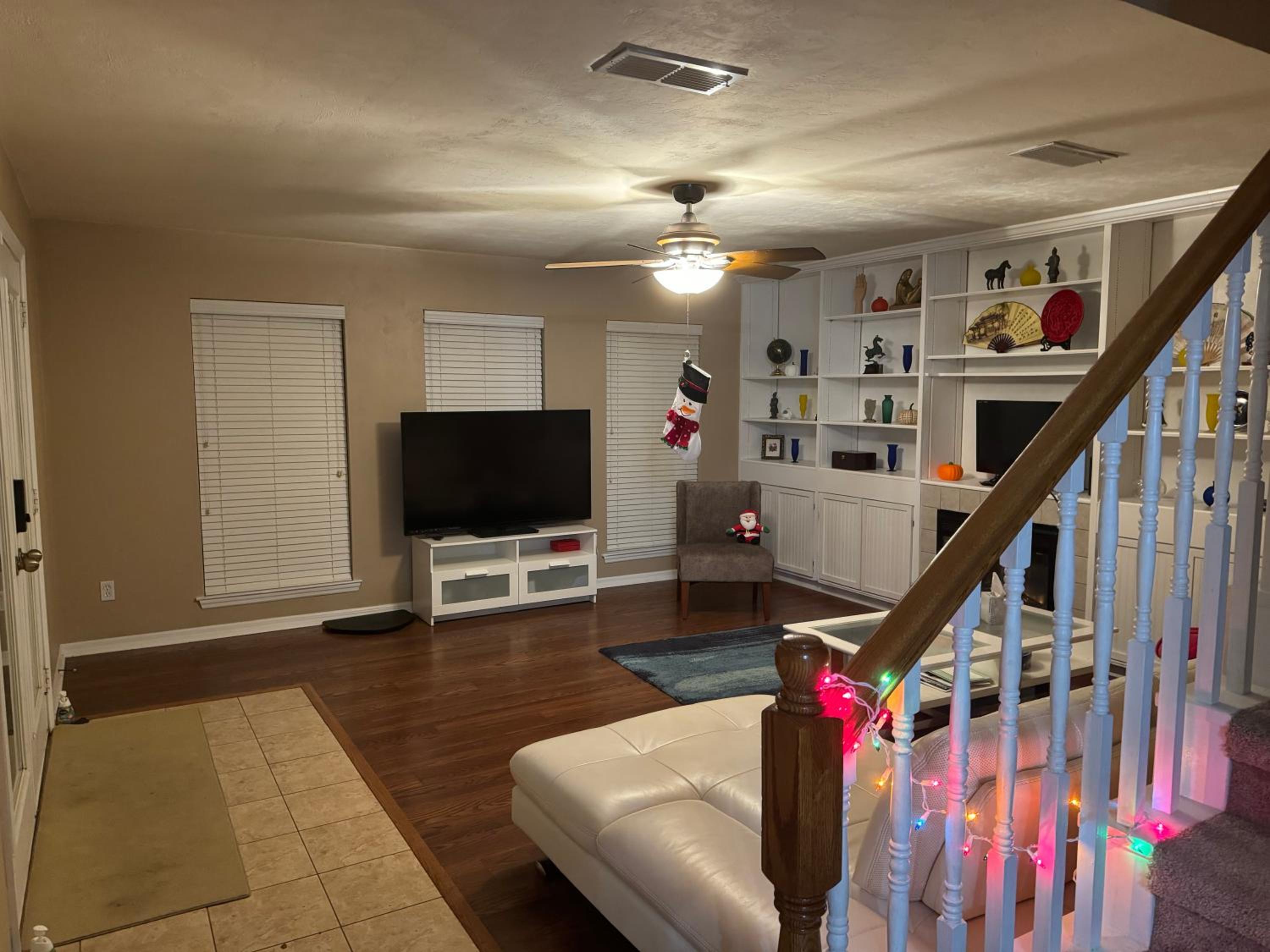 Spacious Room in A Nice House view 2
