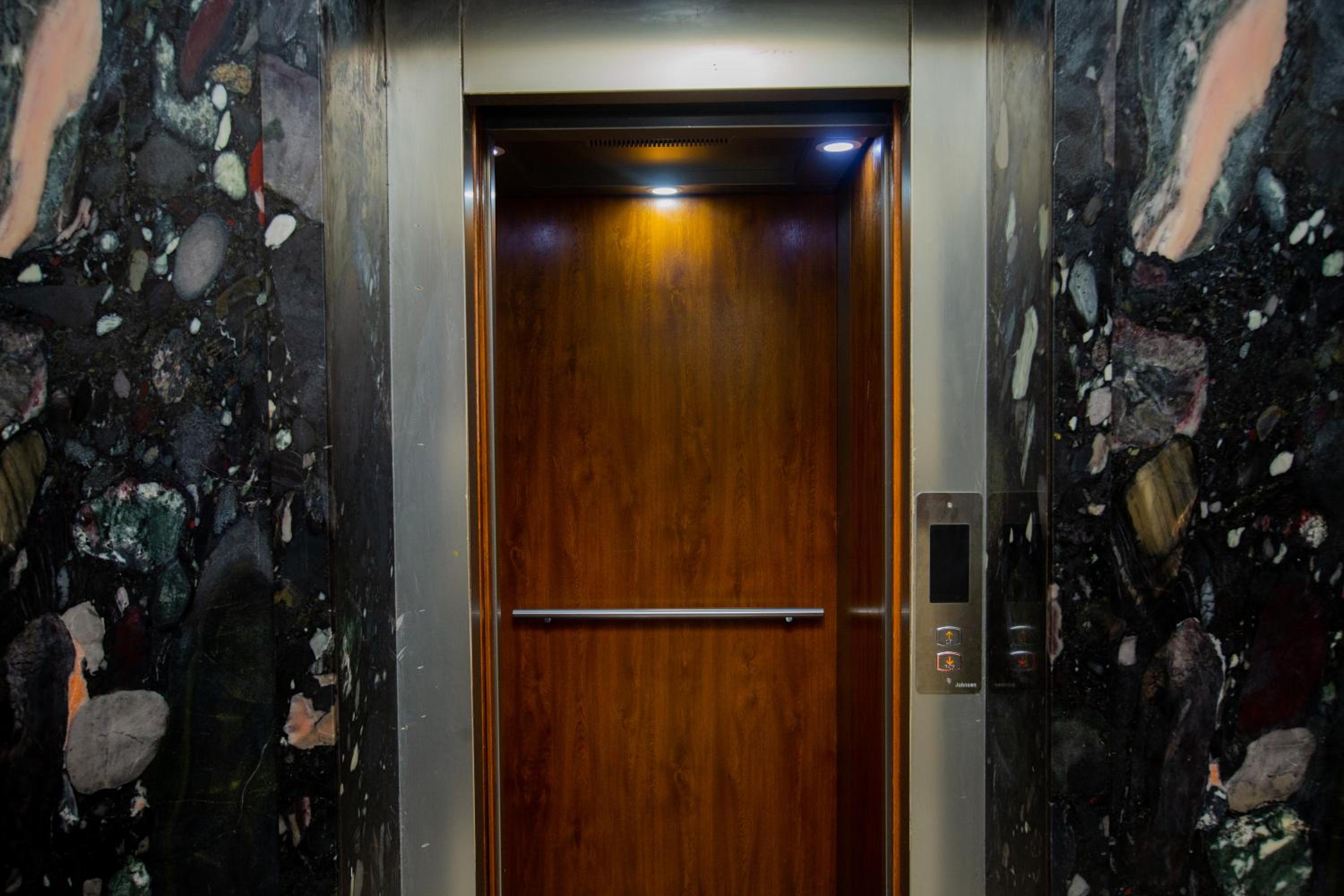 THE PARK AVENUE HOTEL - Business Class Hotel Near Central Railway Station Chennai Periyamet
