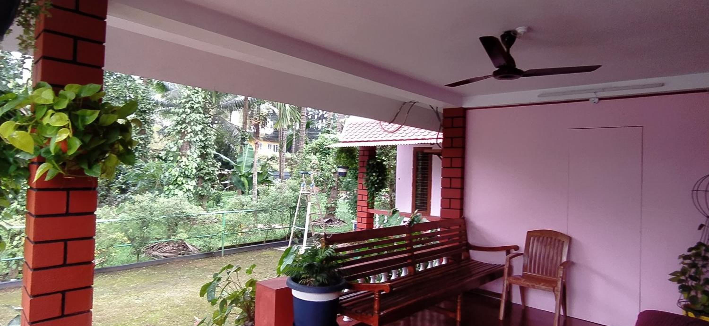Runnin Airport - Homestay view 5
