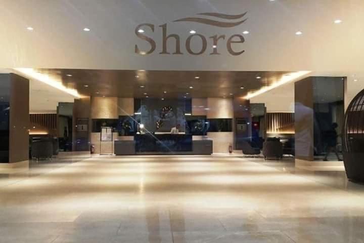 Luxury Seaside Sunset View at SM Mall of Asia with free parking view 2