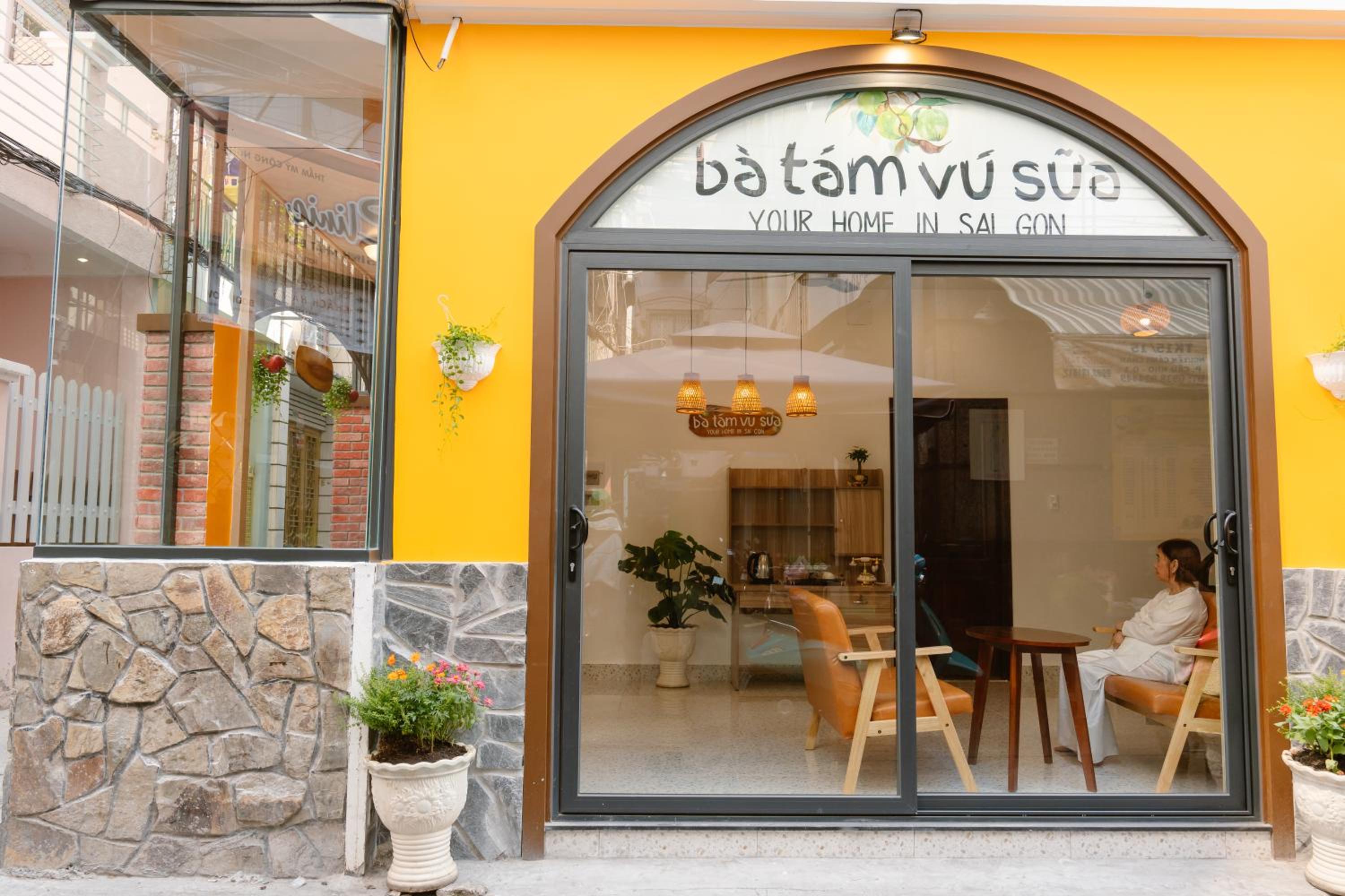 BA TAM VU SUA Homestay