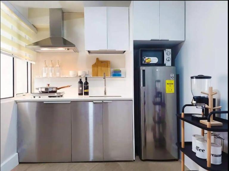 BGC - Two Bedroom Condo with Game Room high speed WiFi view 2