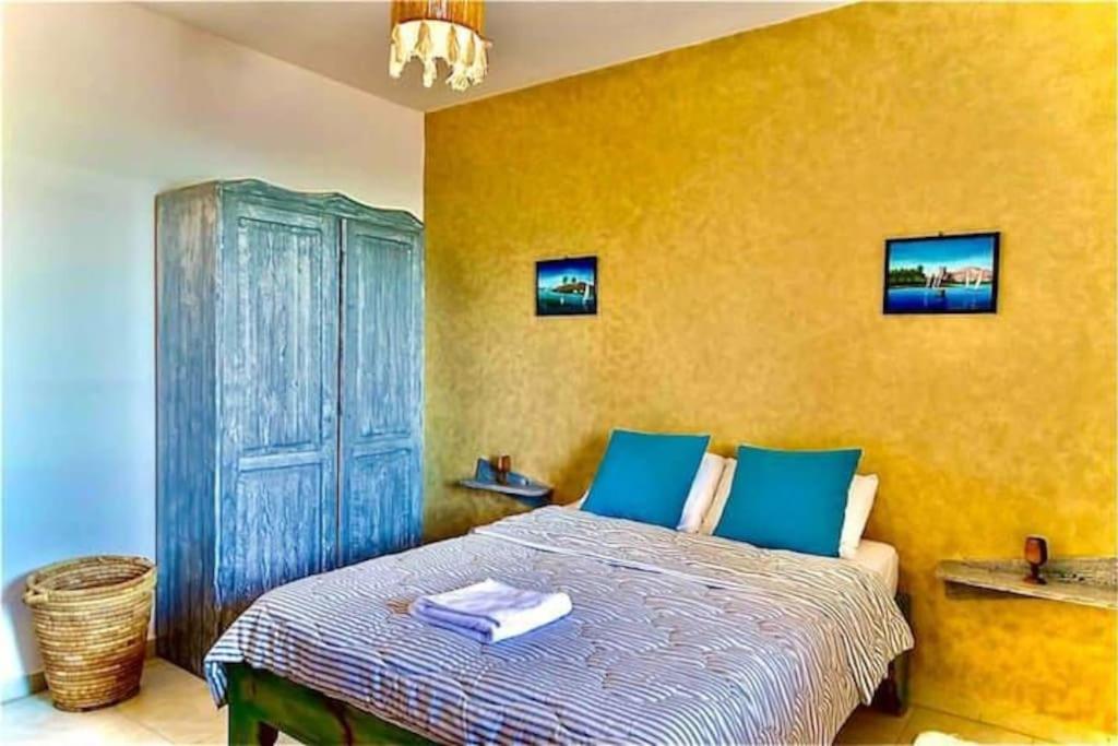 Panoramic sea view apartment