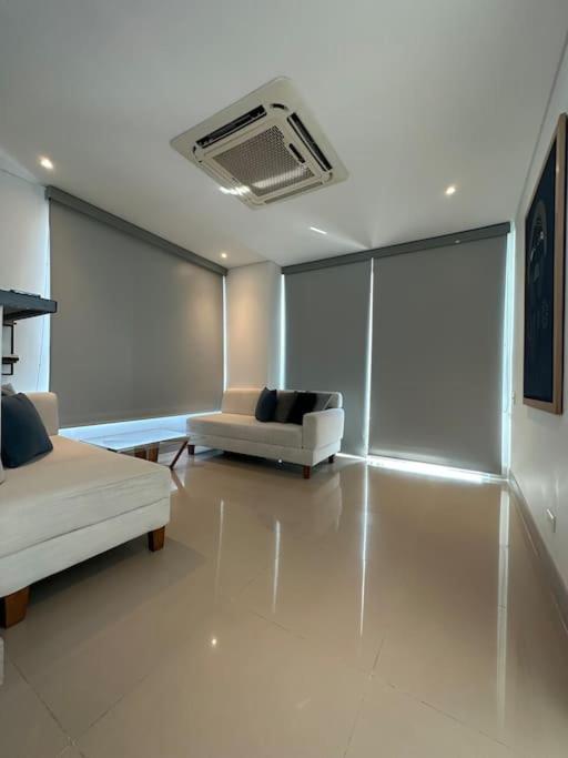 Luxury apartment on 28th floor - Seaview