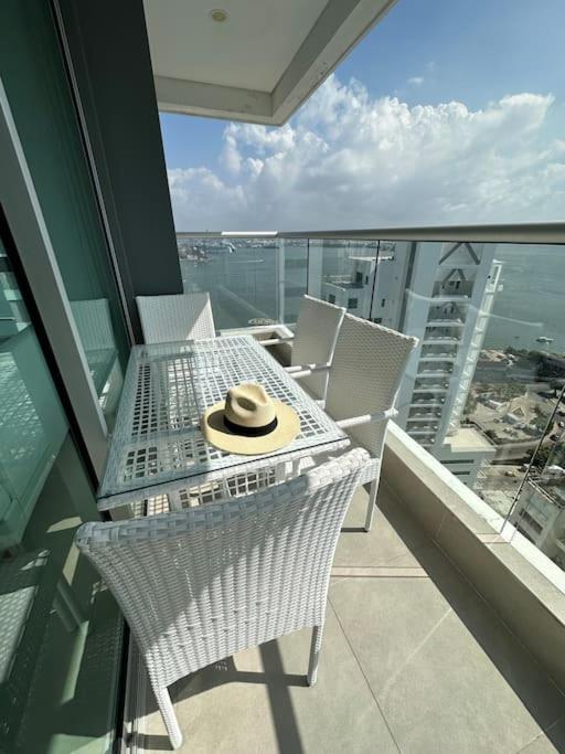 Luxury apartment on 28th floor - Seaview