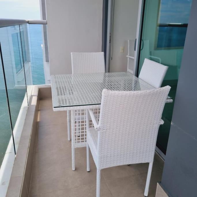Luxury apartment on 28th floor - Seaview