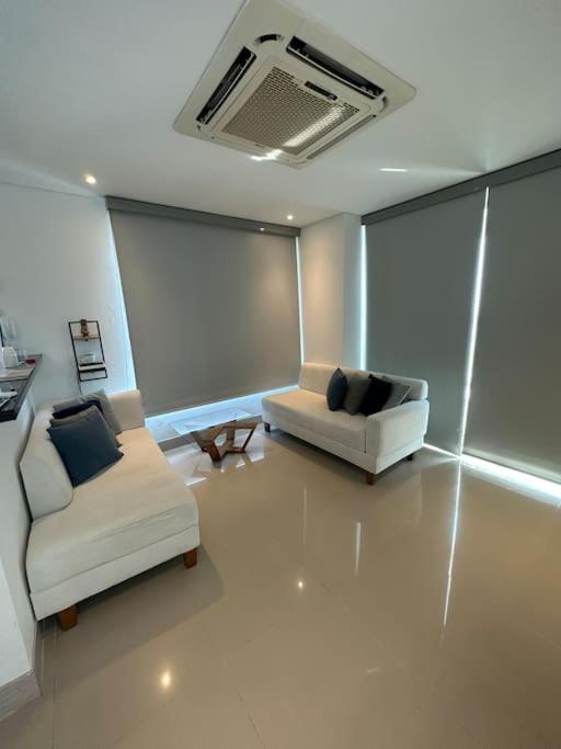 Luxury apartment on 28th floor - Seaview
