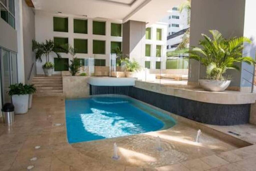 Luxury apartment on 28th floor - Seaview