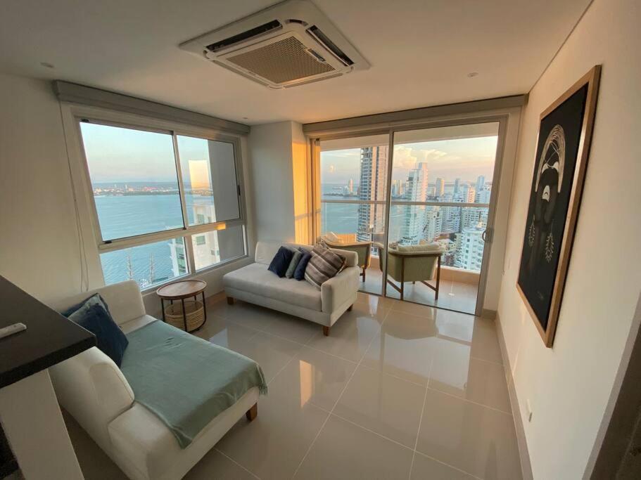 Luxury apartment on 28th floor - Seaview