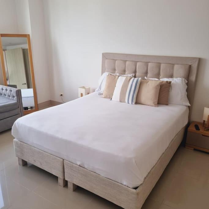 Luxury apartment on 28th floor - Seaview