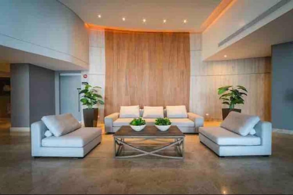 Luxury apartment on 28th floor - Seaview