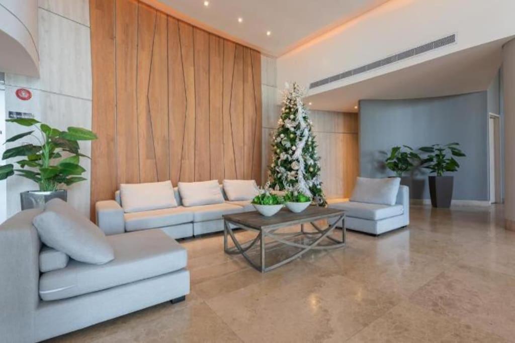 Luxury apartment on 28th floor - Seaview