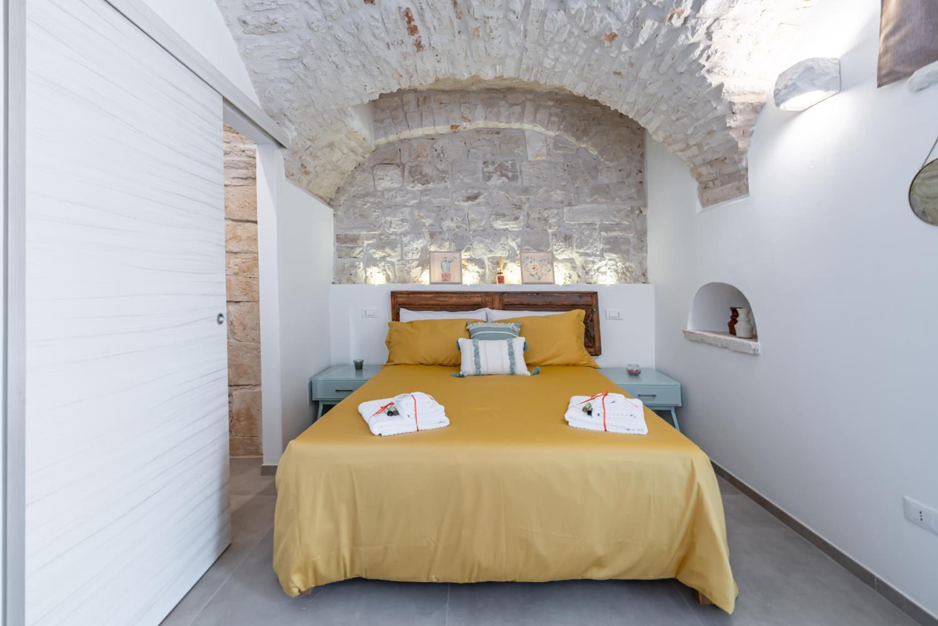 Gattoni Room by Rentbeat