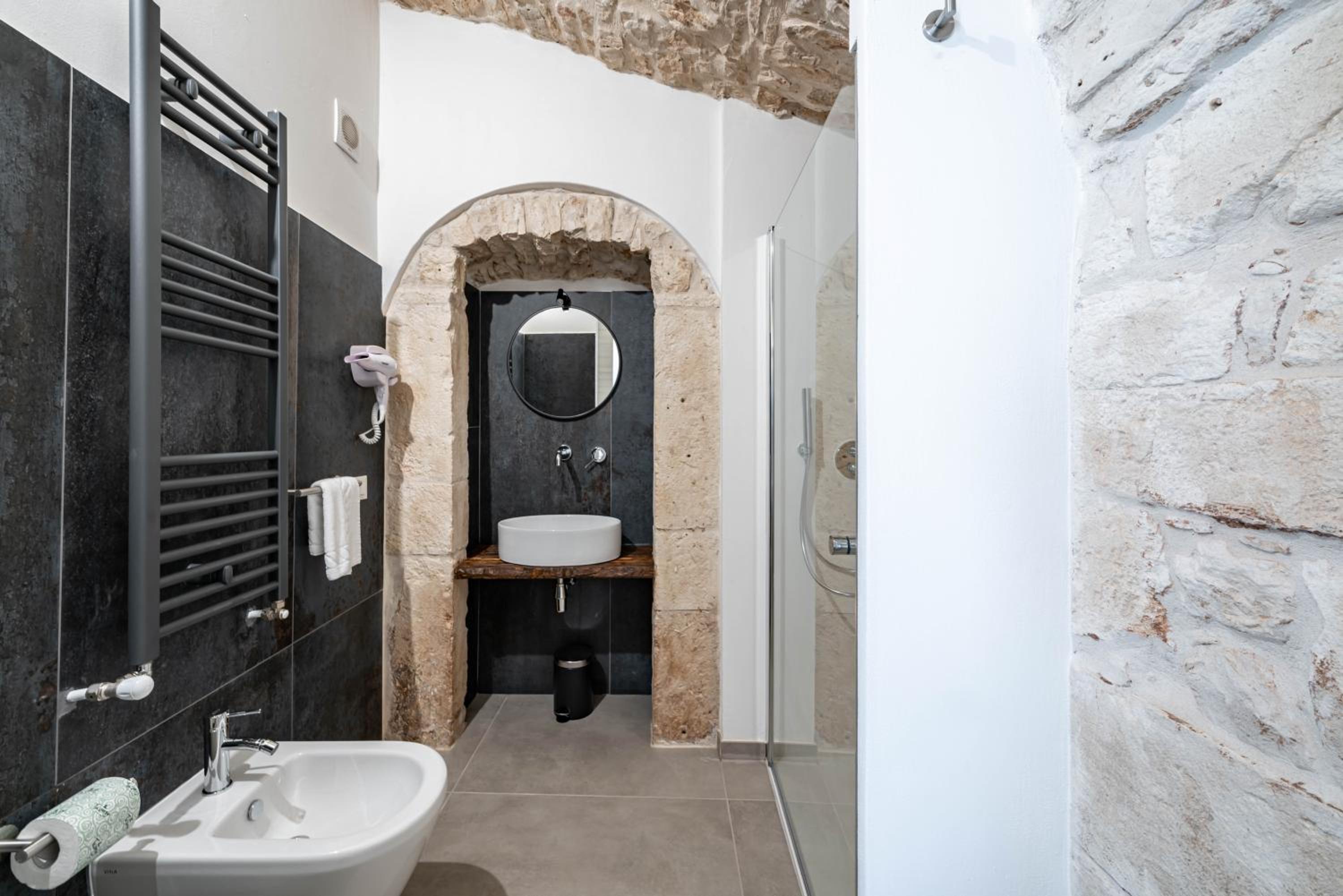 Gattoni Room by Rentbeat