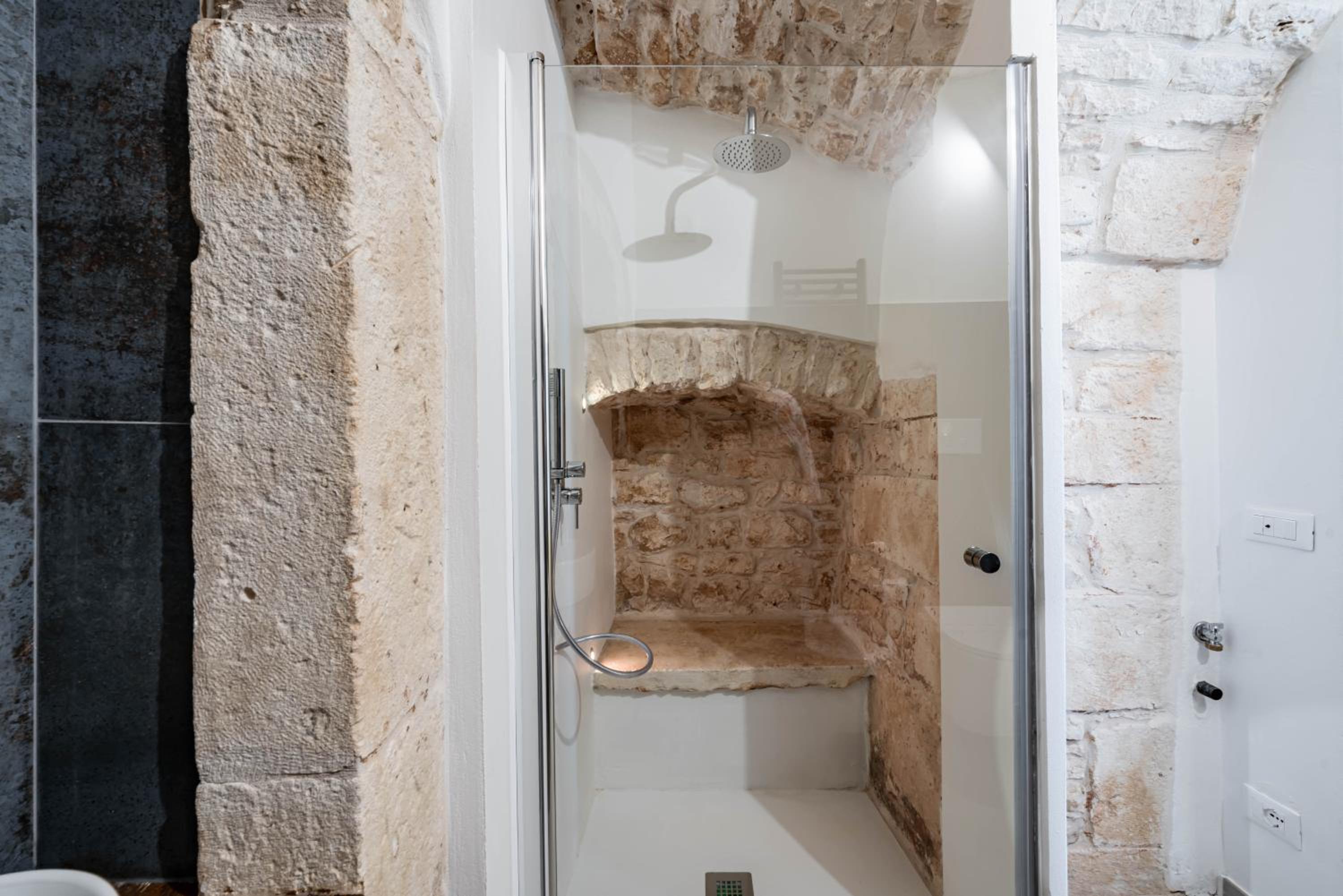 Gattoni Room by Rentbeat