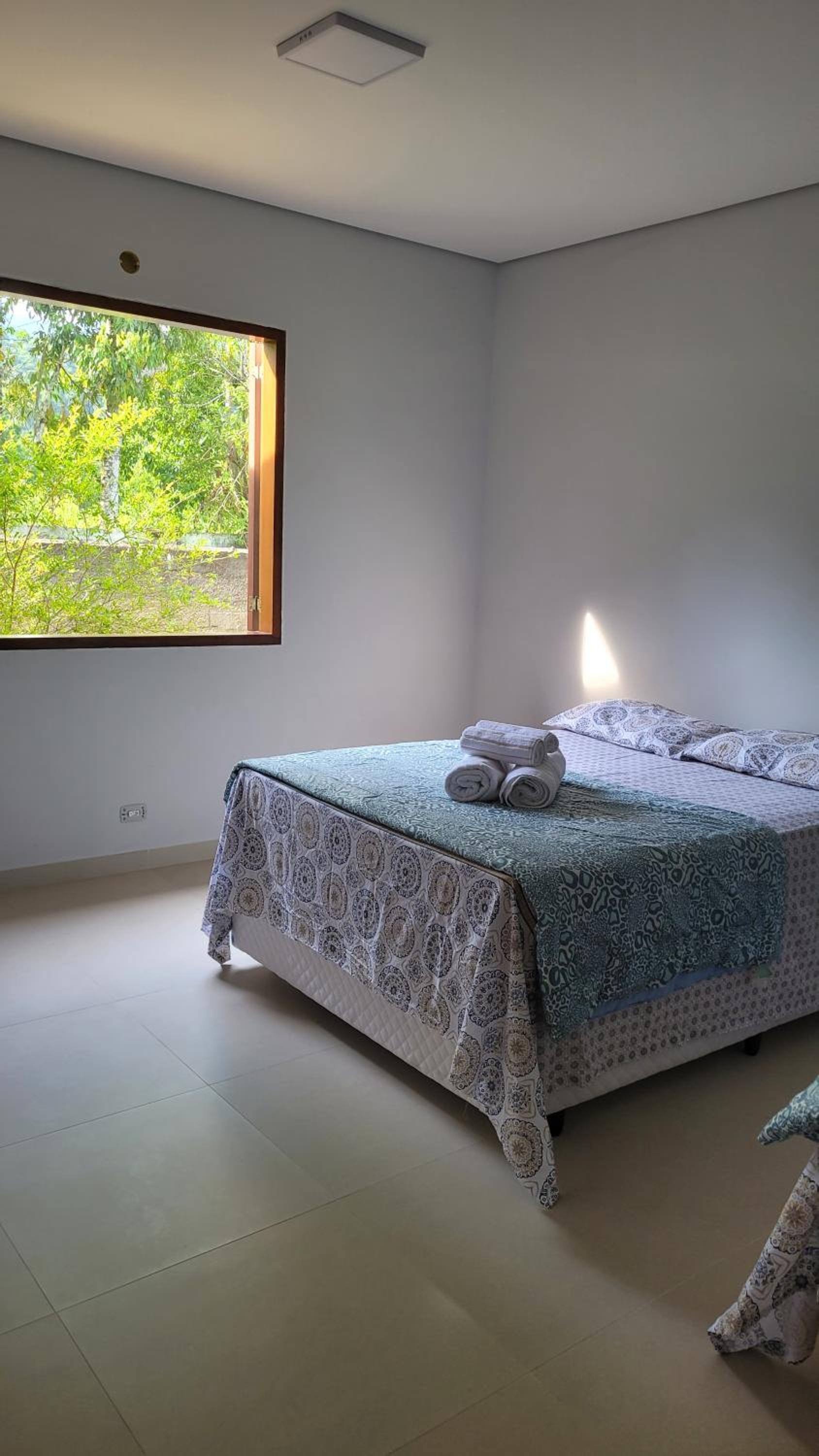 Casa com piscina e churrasqueira!