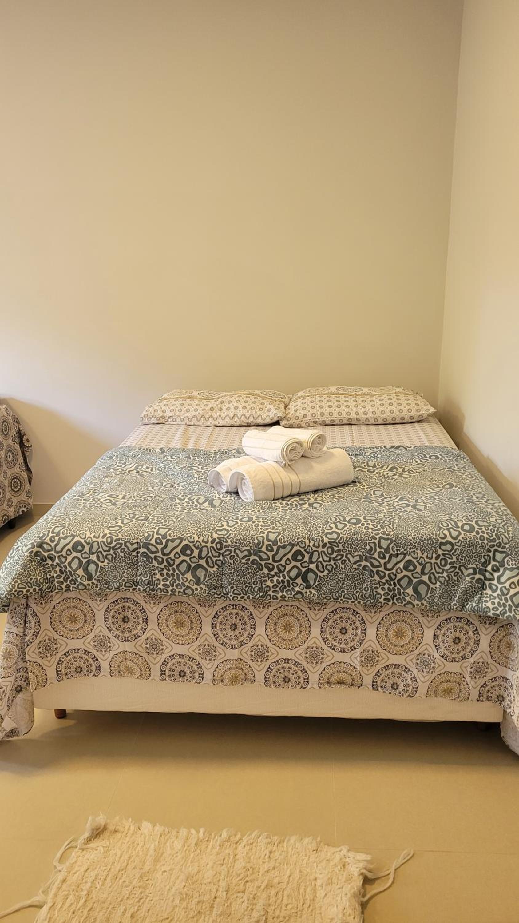 Casa com piscina e churrasqueira!