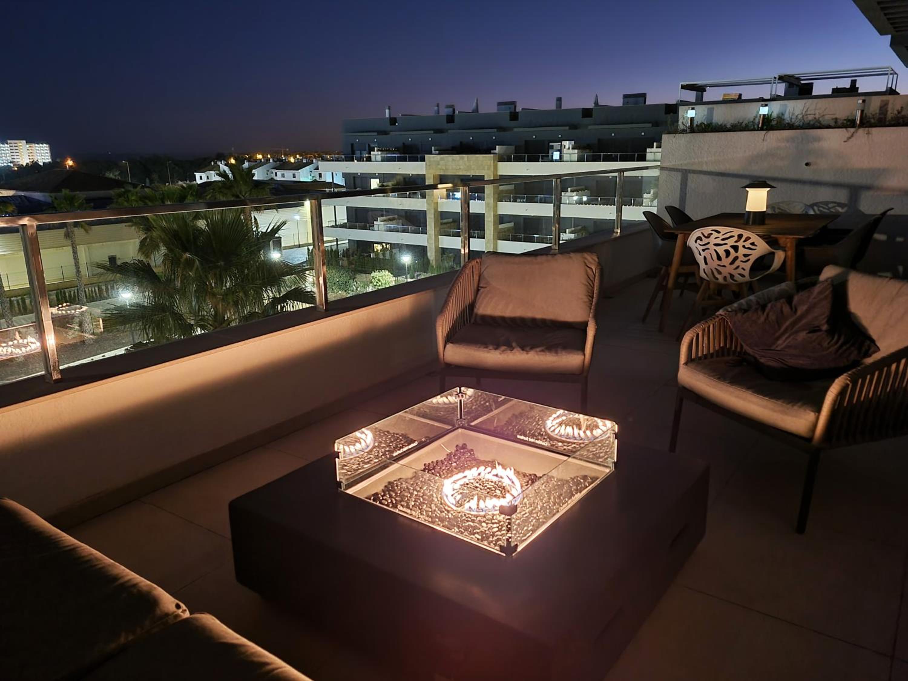 Flamenca Village Penthouse with Private Rooftop and Sea View