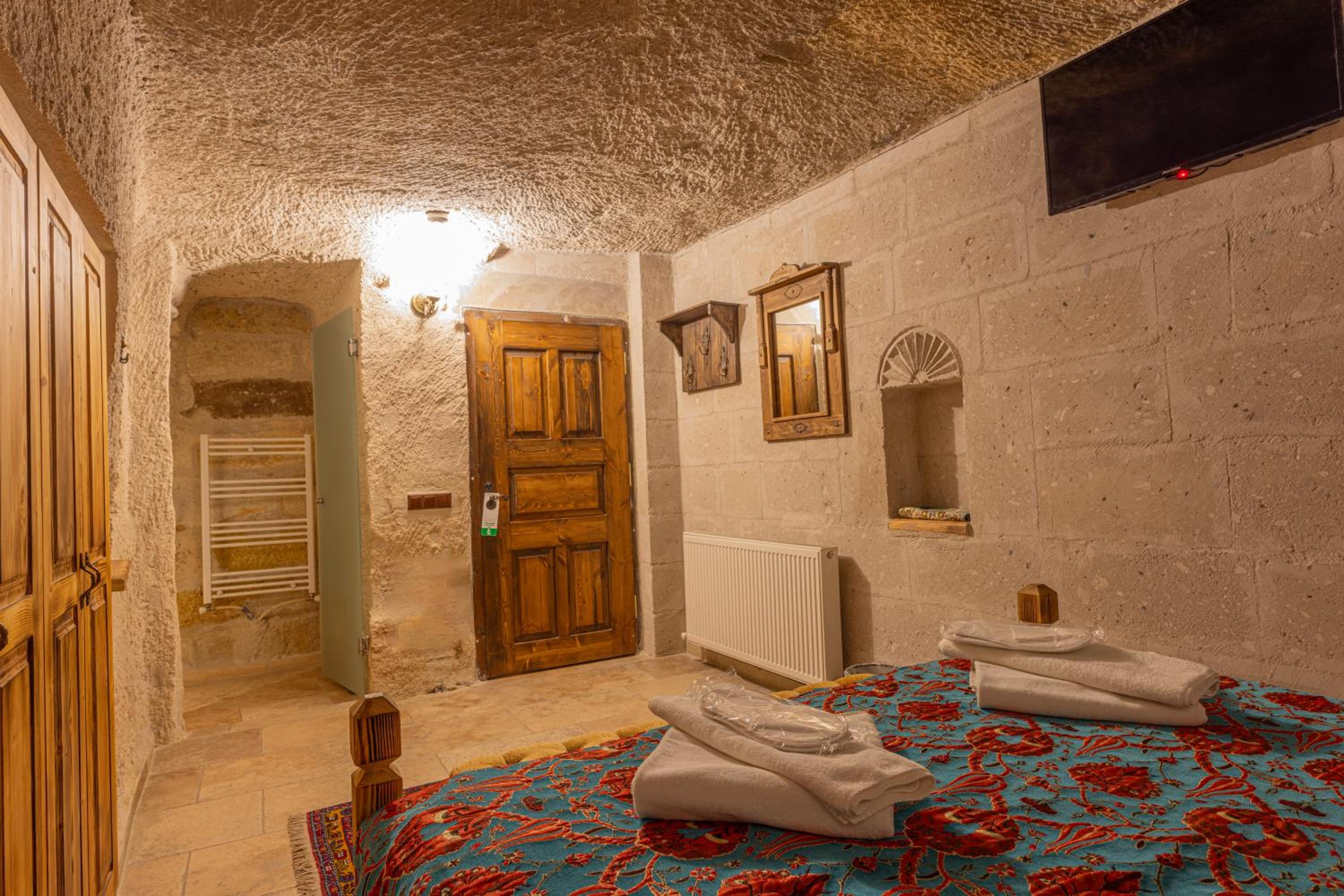 Zeus Cave Suites - Image 70