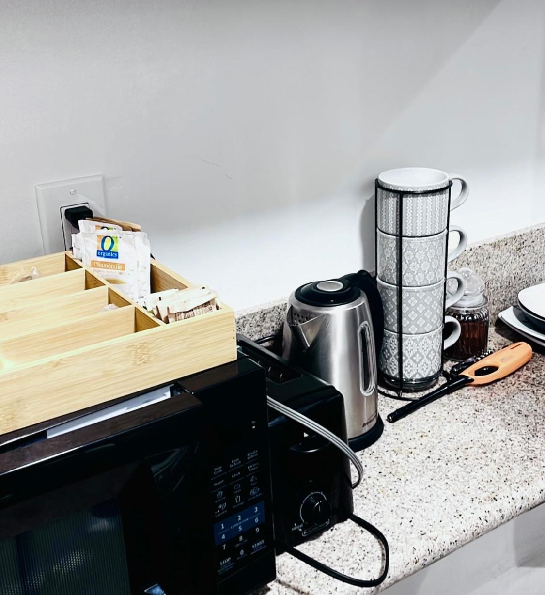 Los Angeles Vacations - Lovely Sherman Oaks Studio - Property Image 14