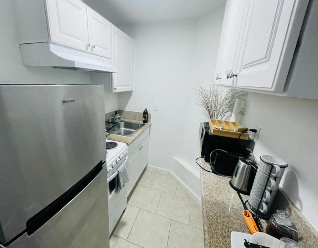 Los Angeles Vacations - Lovely Sherman Oaks Studio - Property Image 16