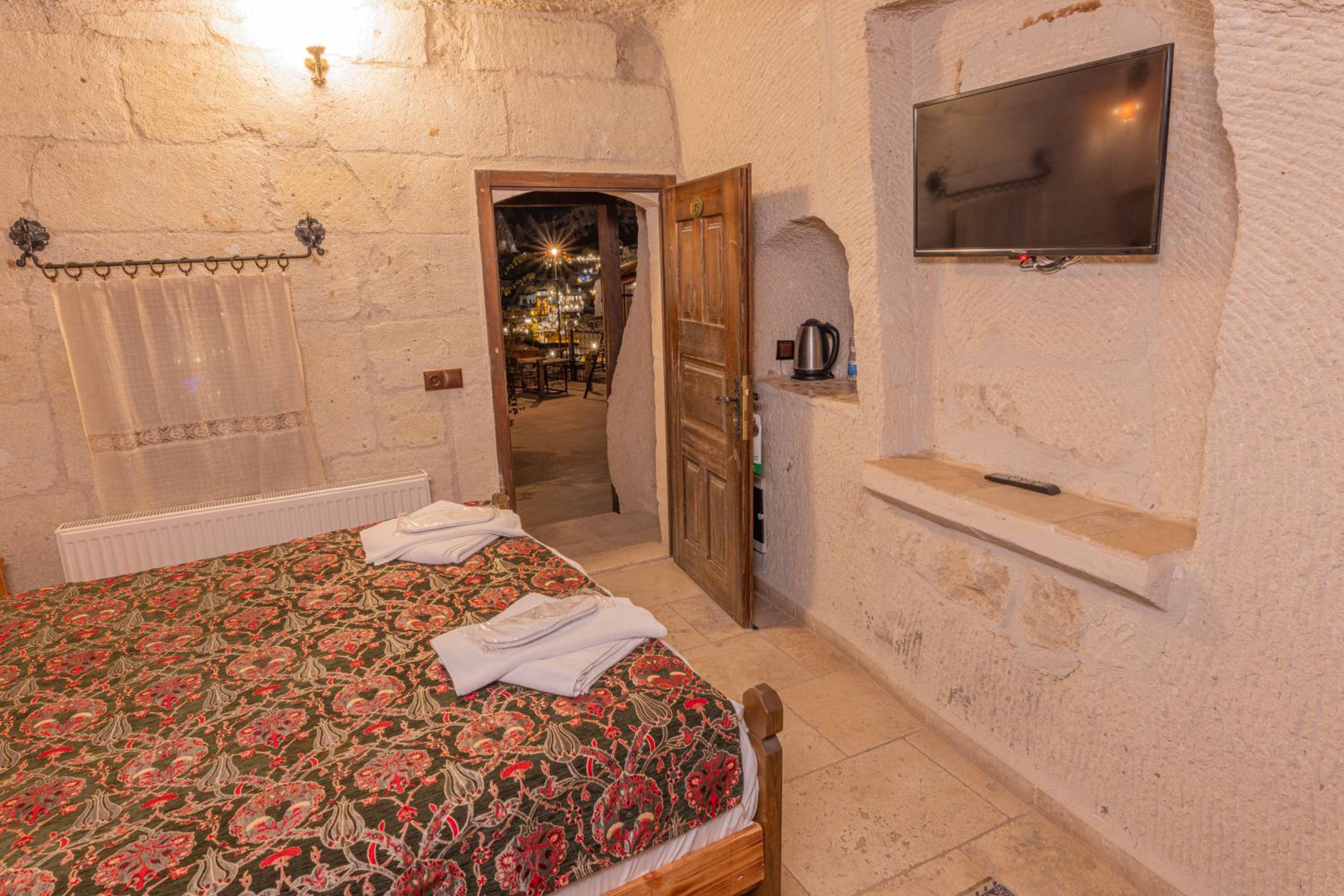 Zeus Cave Suites - Image 79