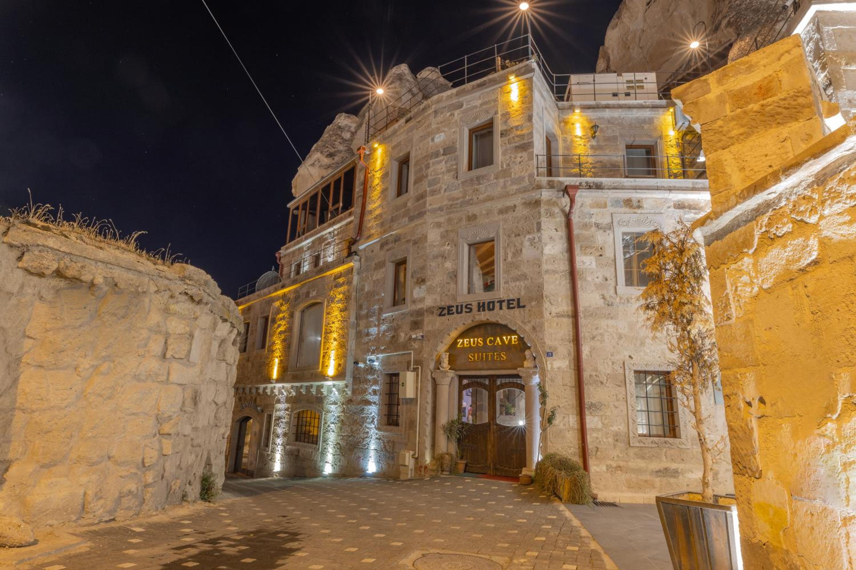 Zeus Cave Suites - Image 28