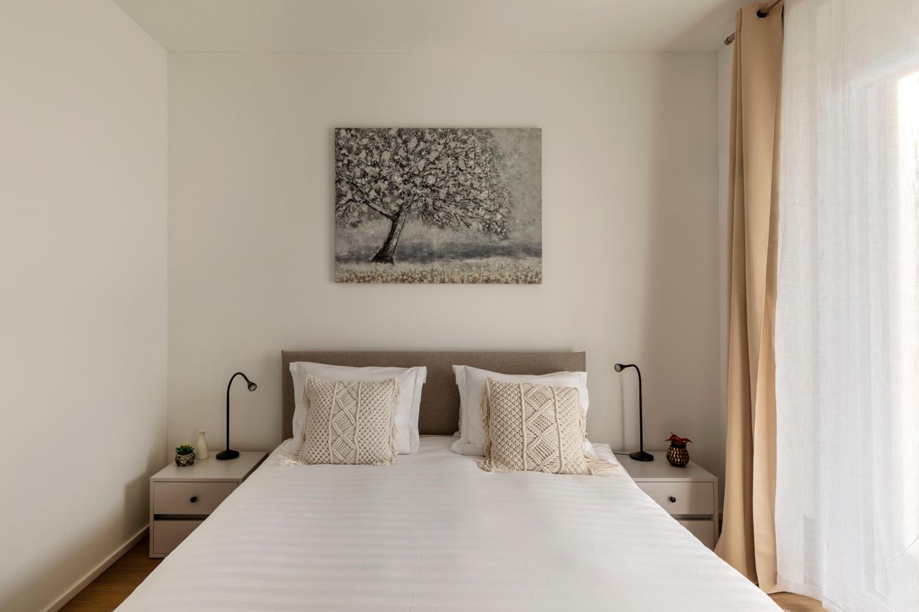 Lugano Superior Suites - Free Parking
