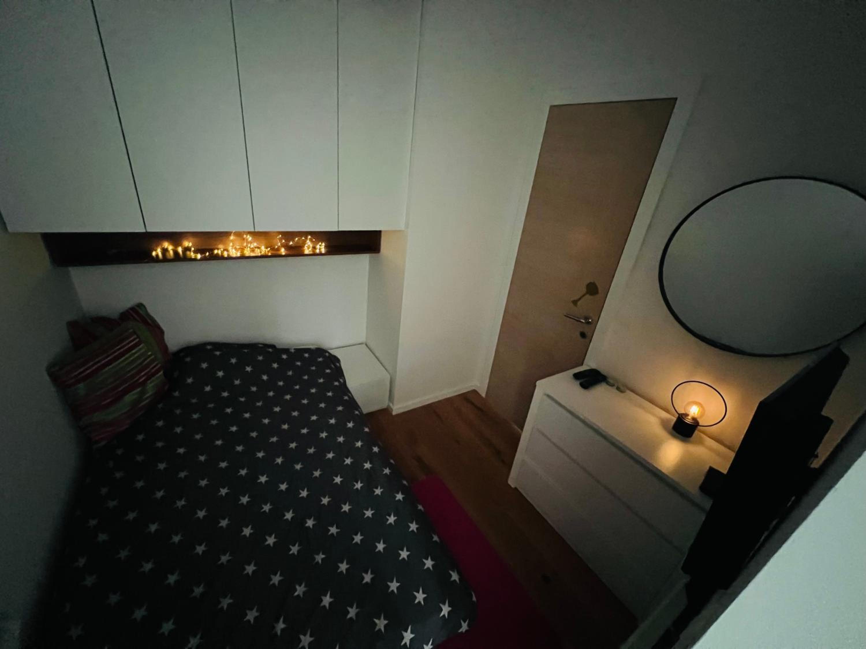 The View - ski to door