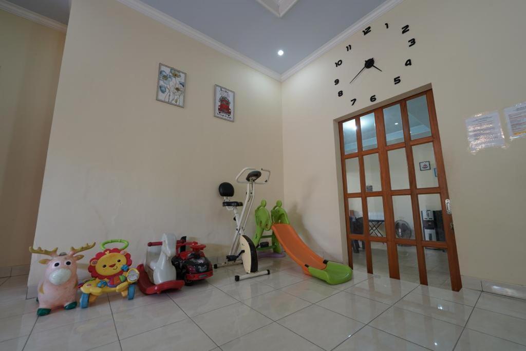 Rumah Kemuning Mataram view 2