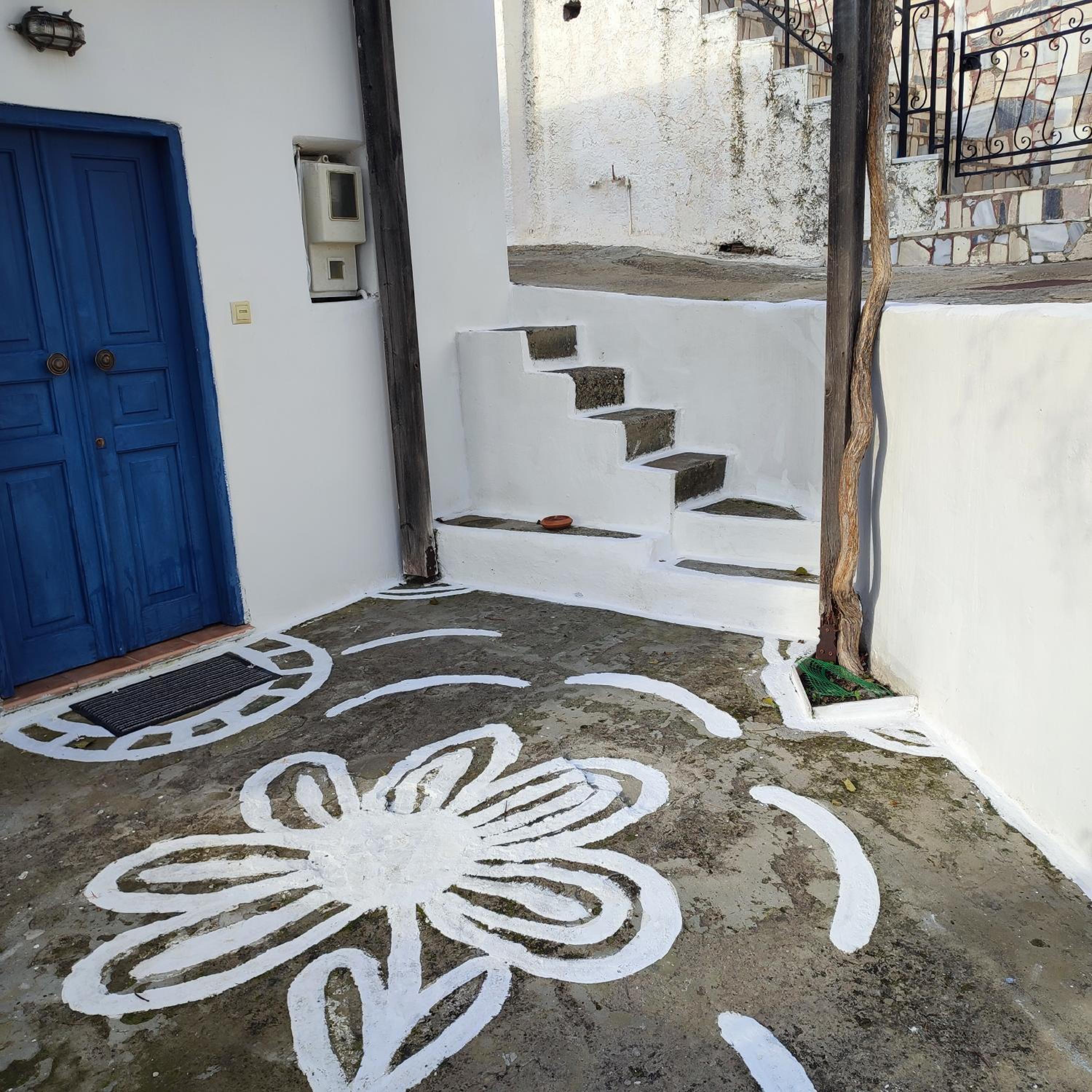 Omorfo House
