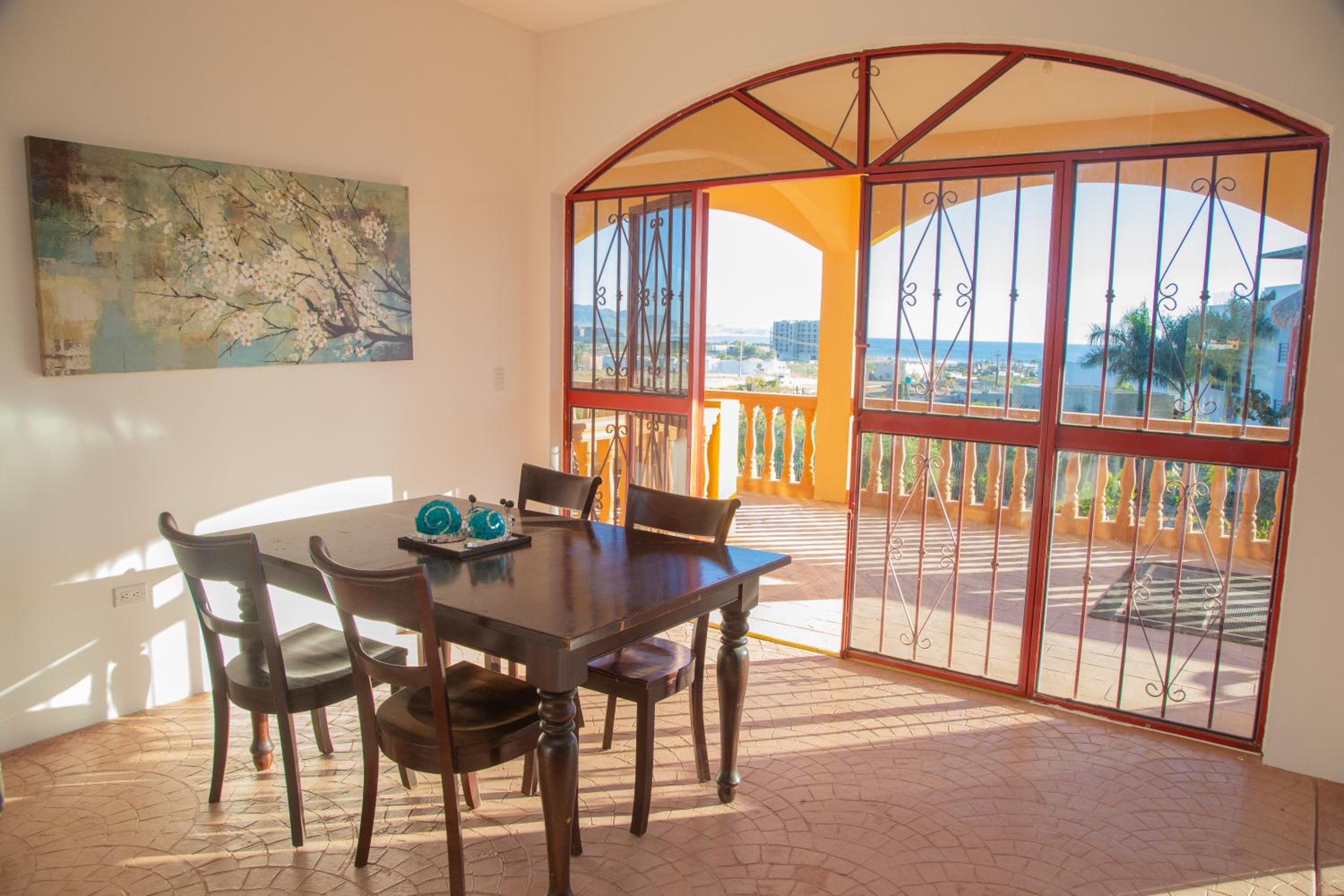 Cerritos Oceanview Condos - Hacienda Del Toro
