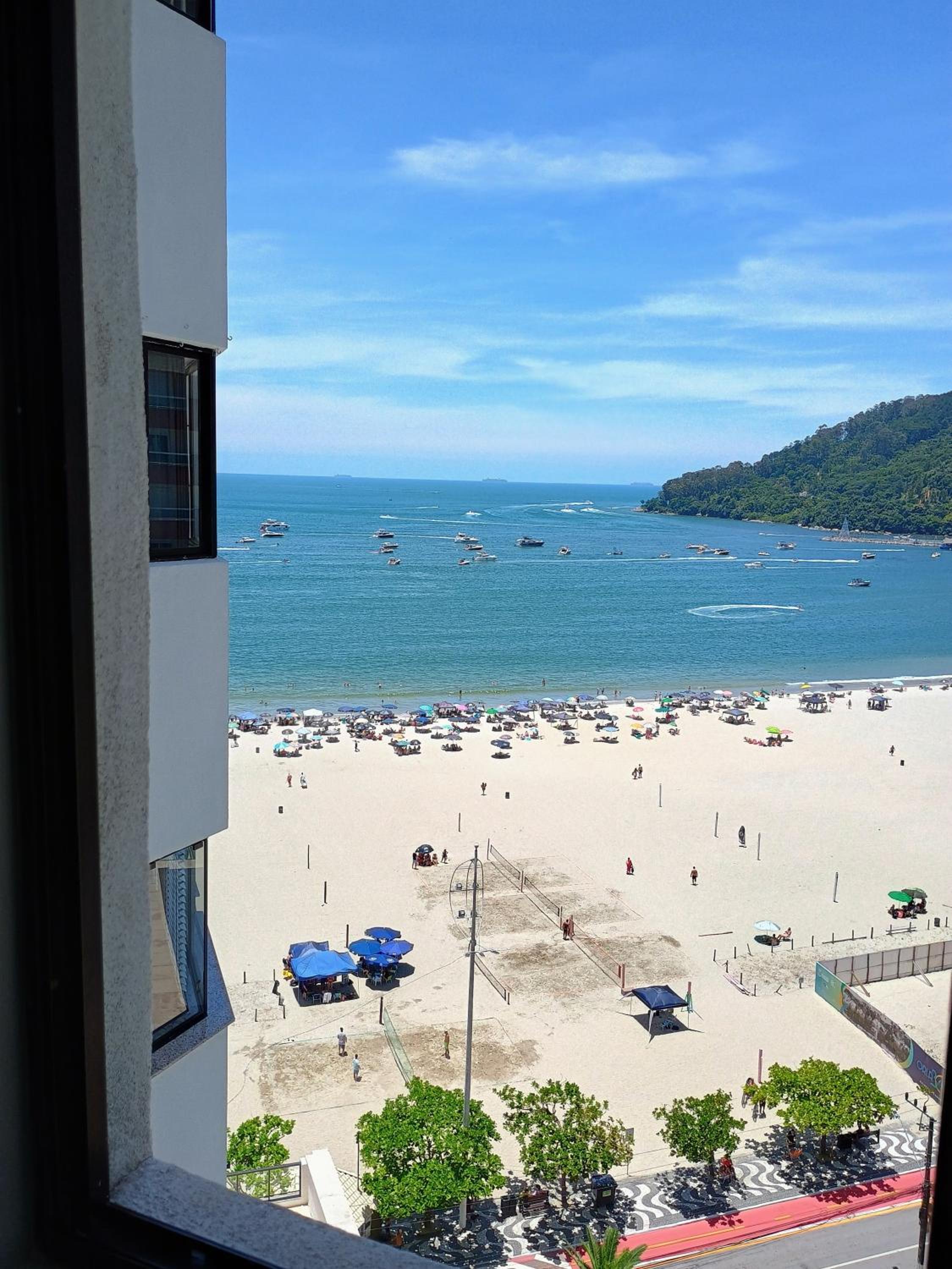 Excelente AP Pé na areia Vista mar