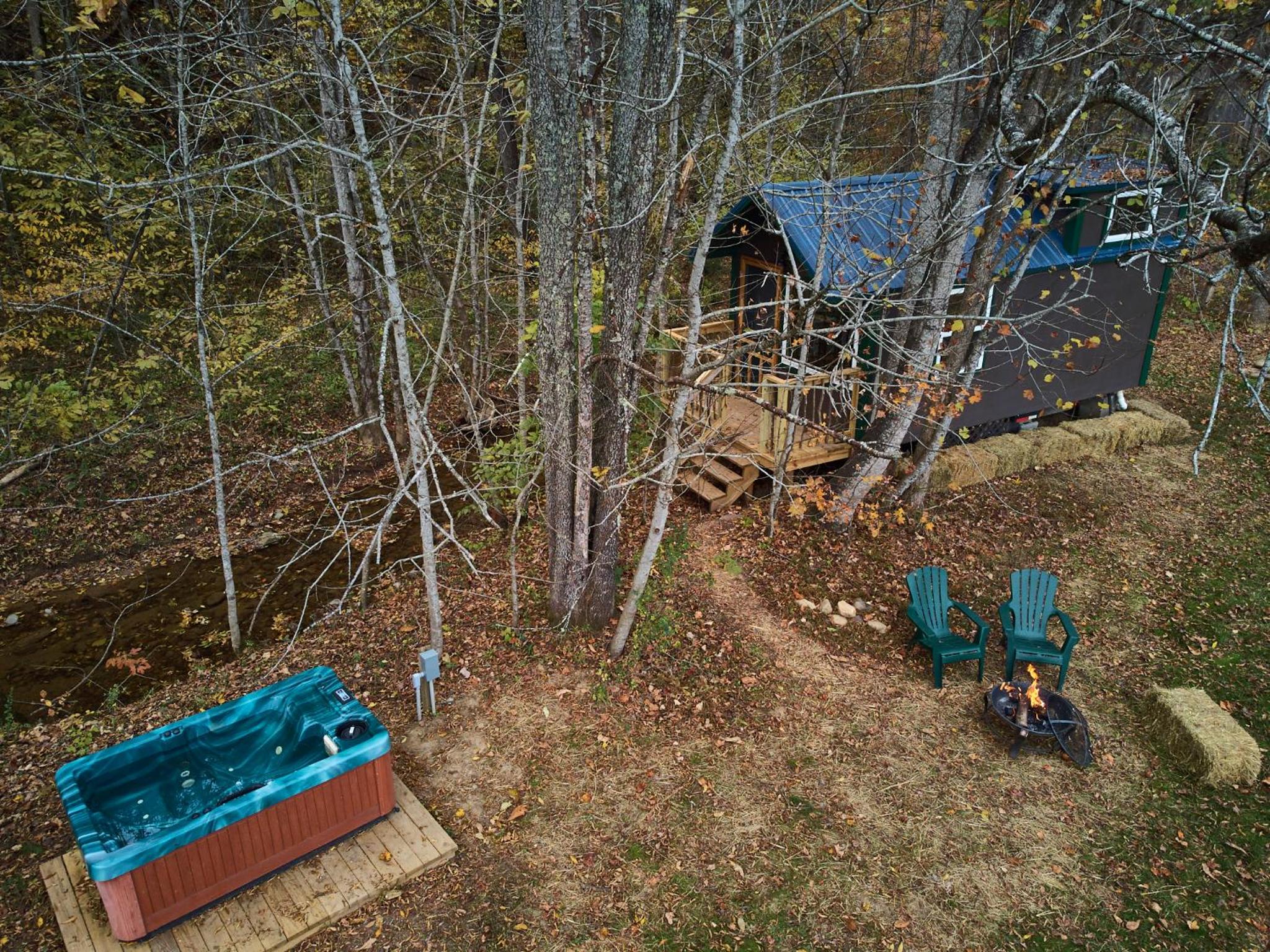 Creekwalk Inn Bed and Breakfast with Cabins view 2