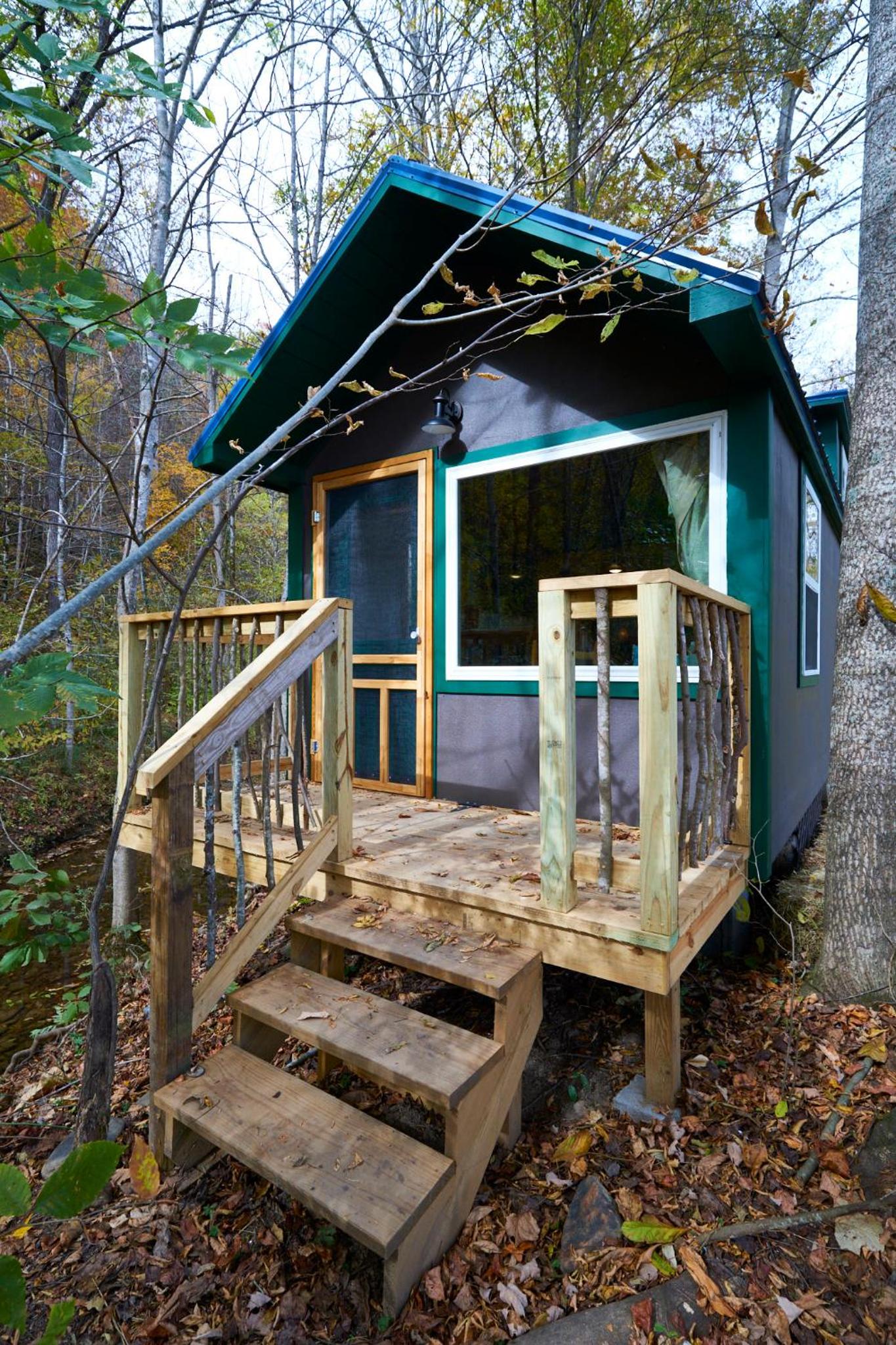 Creekwalk Inn Bed and Breakfast with Cabins view 5