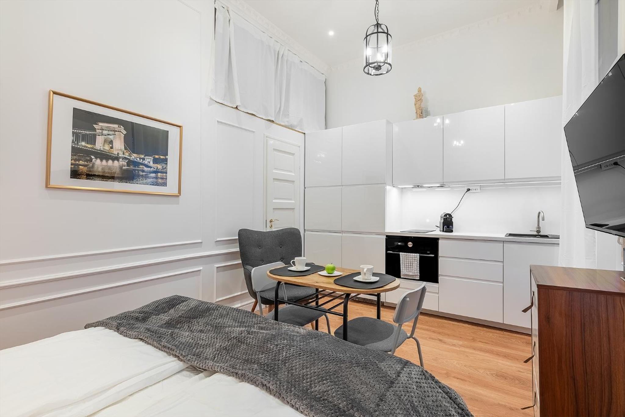 Classical mini studio with a modern touch! view 5