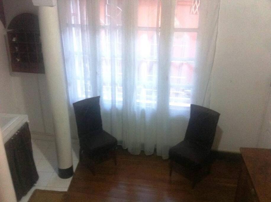 Au coeur de Tana, vue sur le Palais de la Reine, en securité view 4
