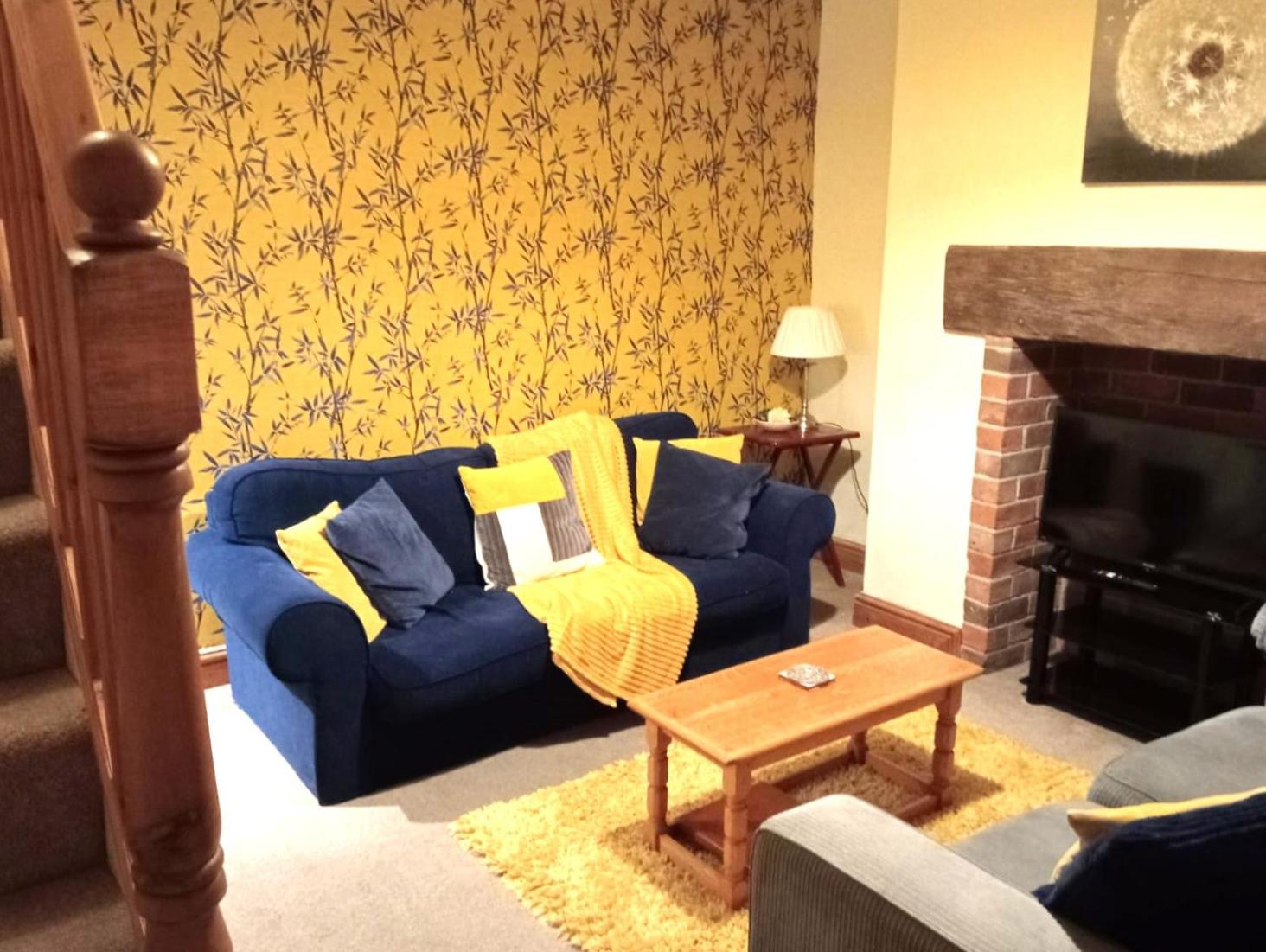 Bwthyn Bach (Tiny Cottage) view 3