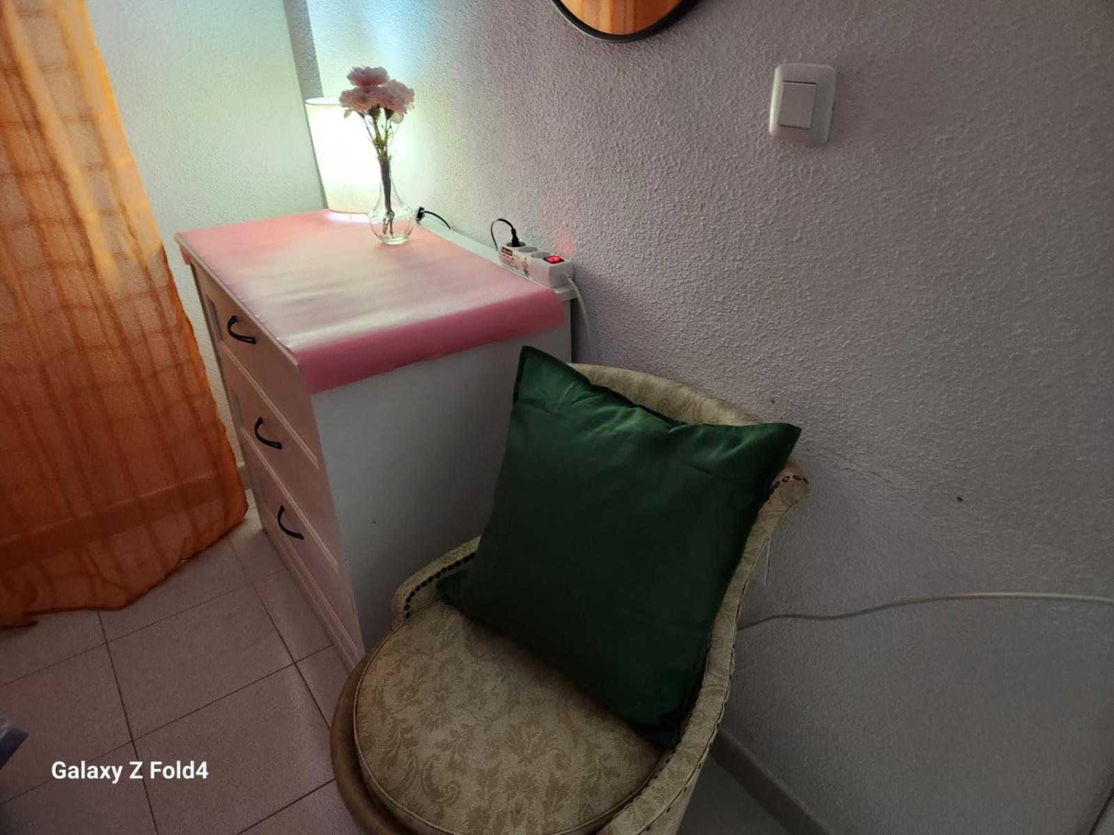 Apartament Naranja con piscina urb El Paraiso view 4