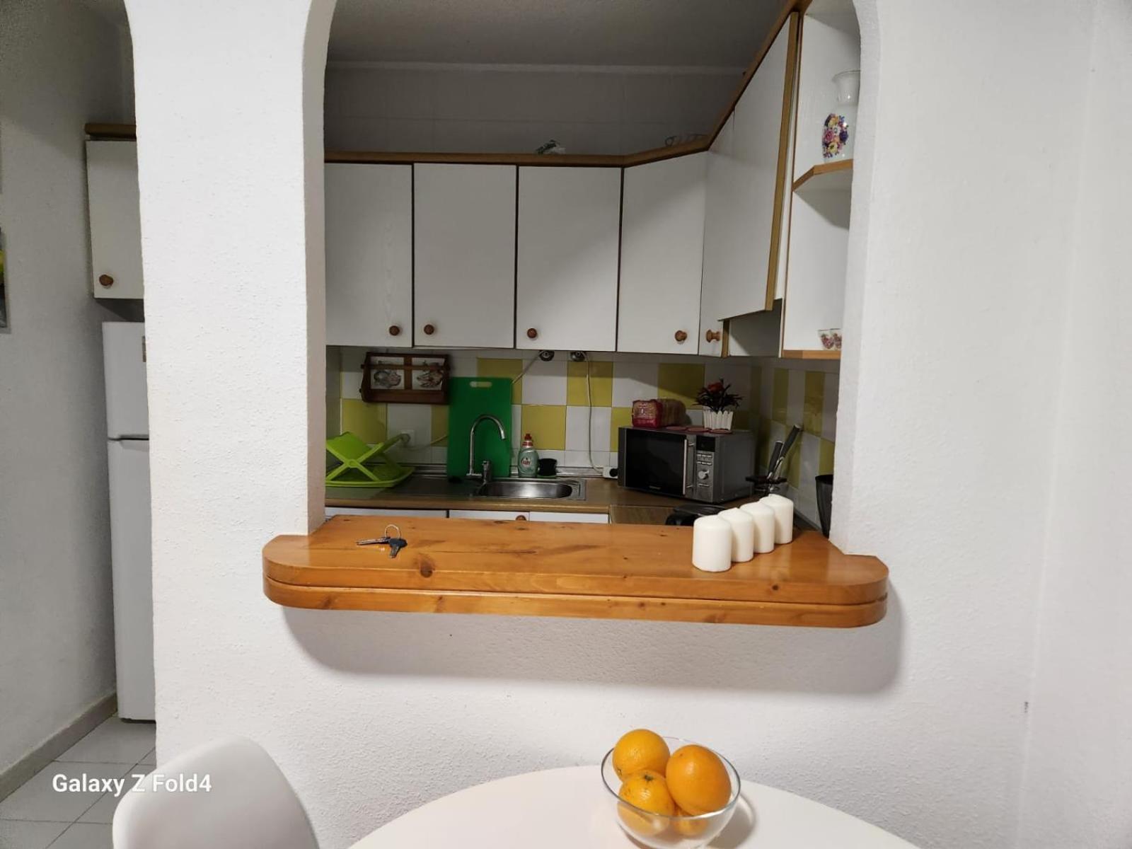 Apartament Naranja con piscina urb El Paraiso view 2