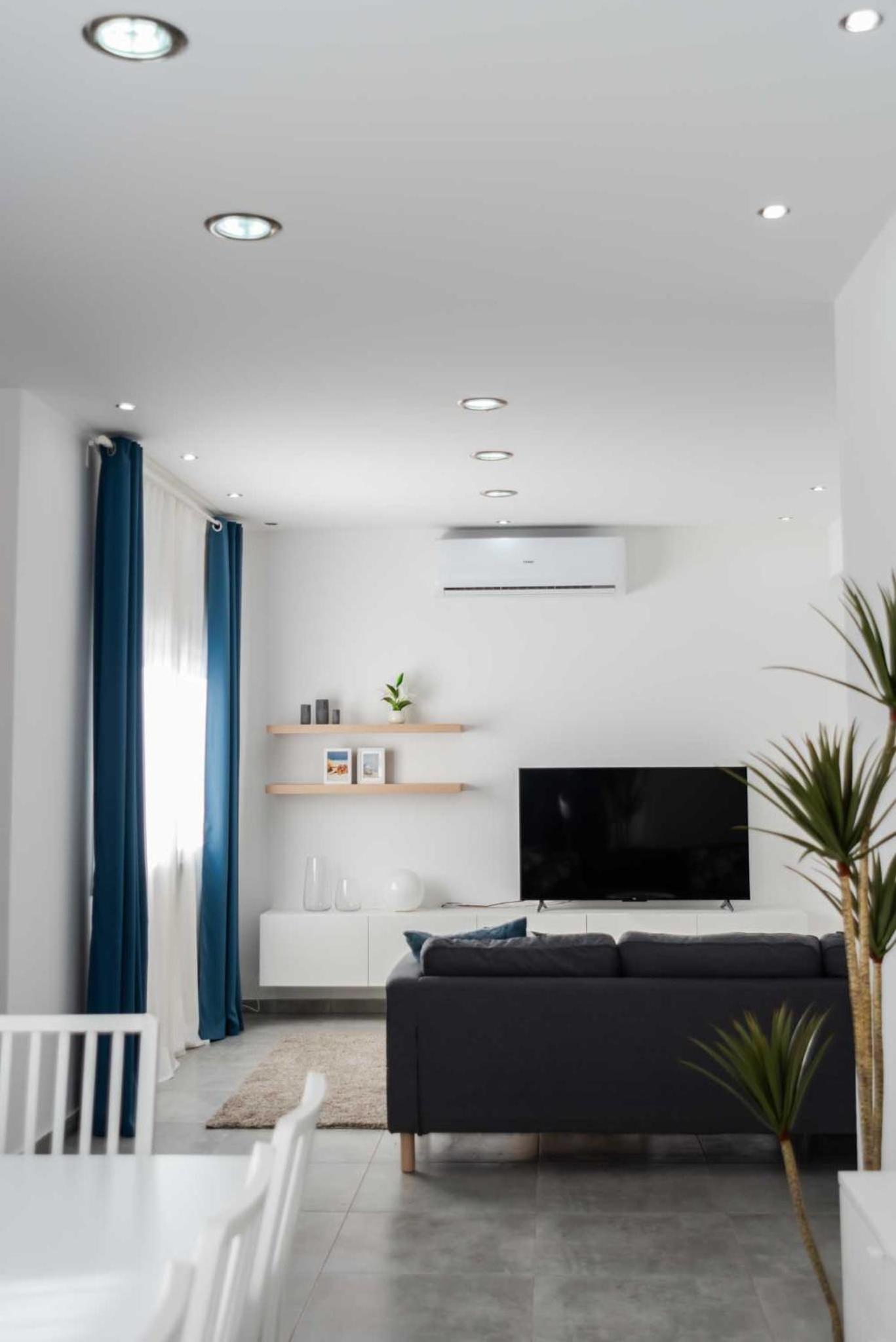 Kition City Apartments - Central Location