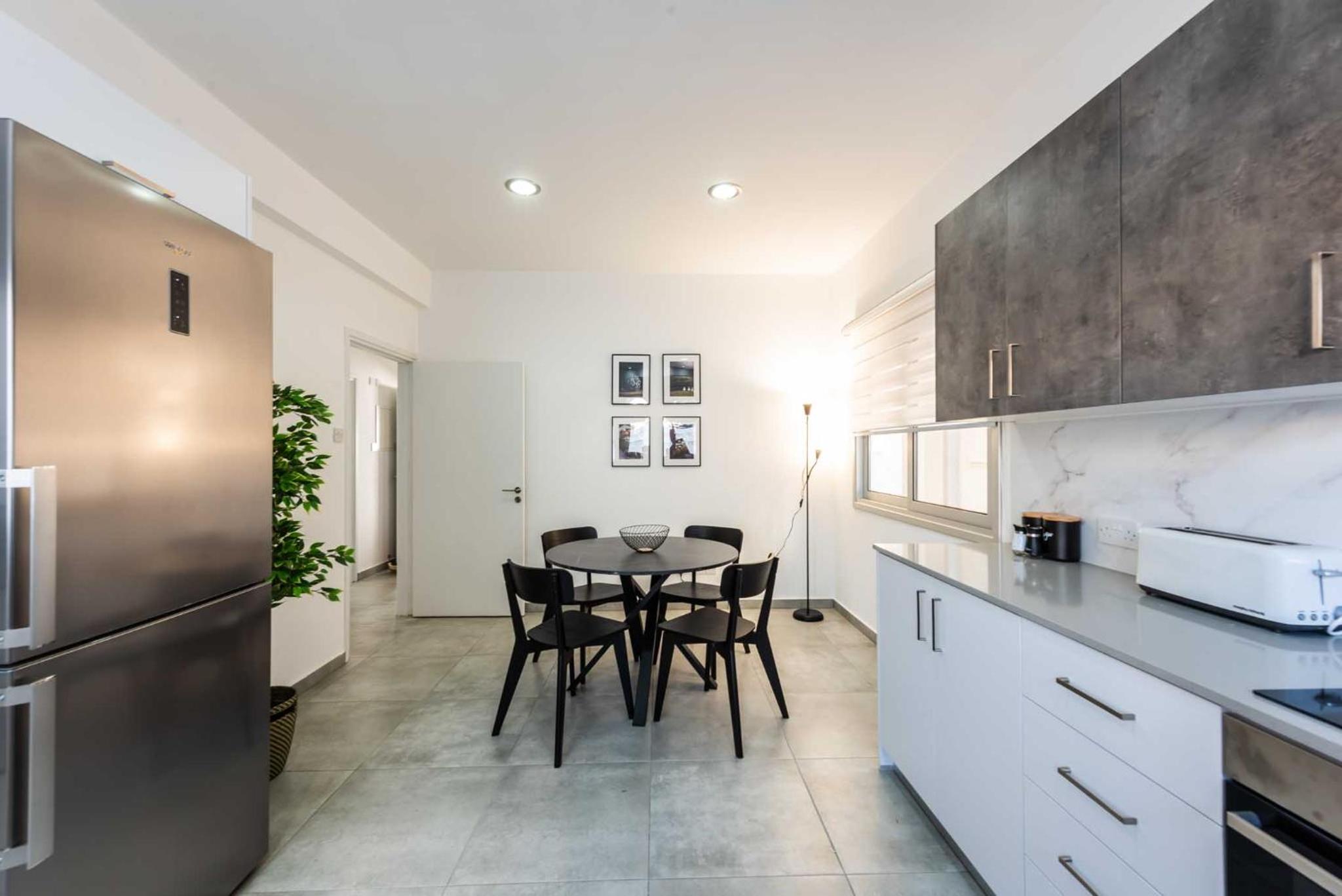 Kition City Apartments - Central Location