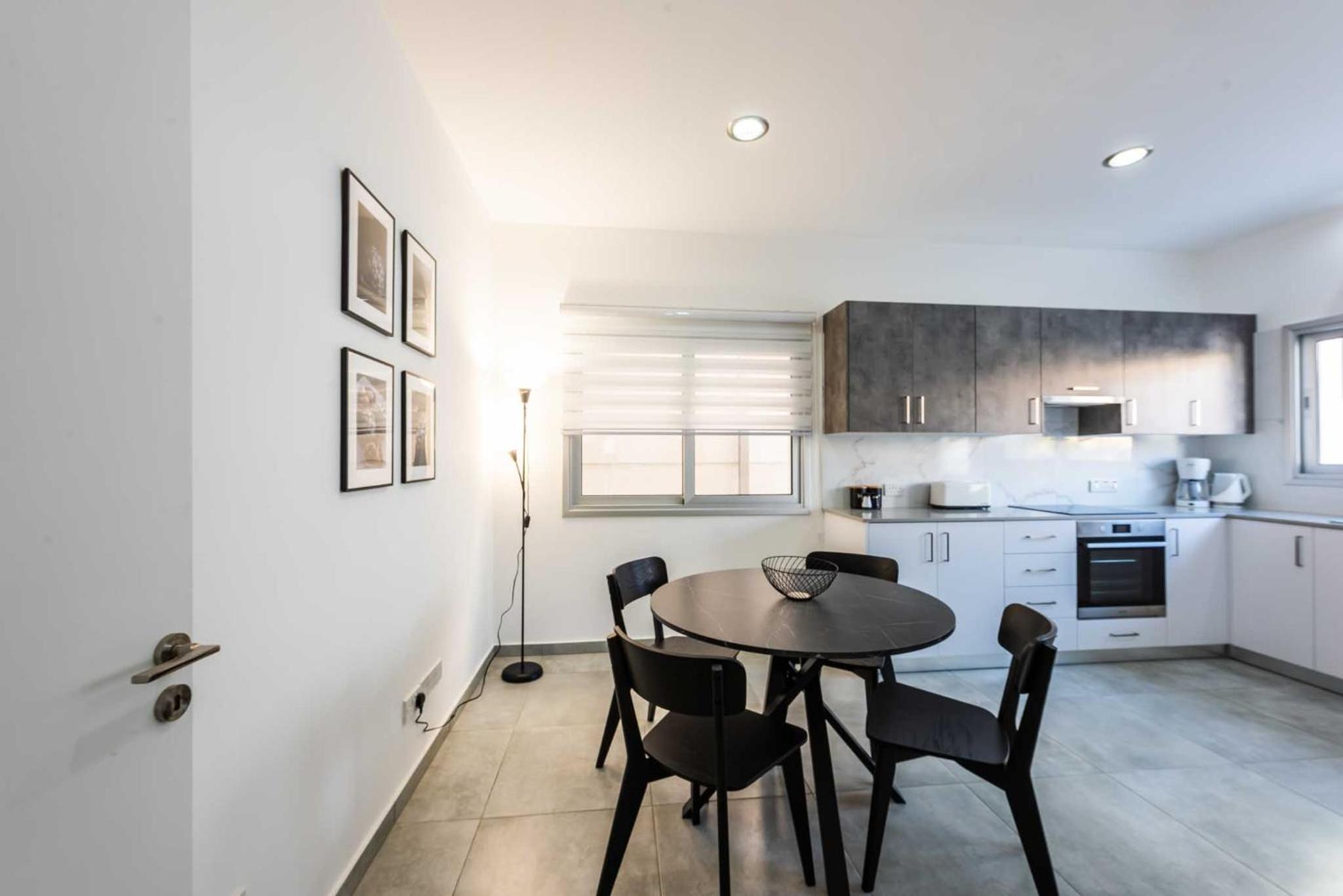 Kition City Apartments - Central Location