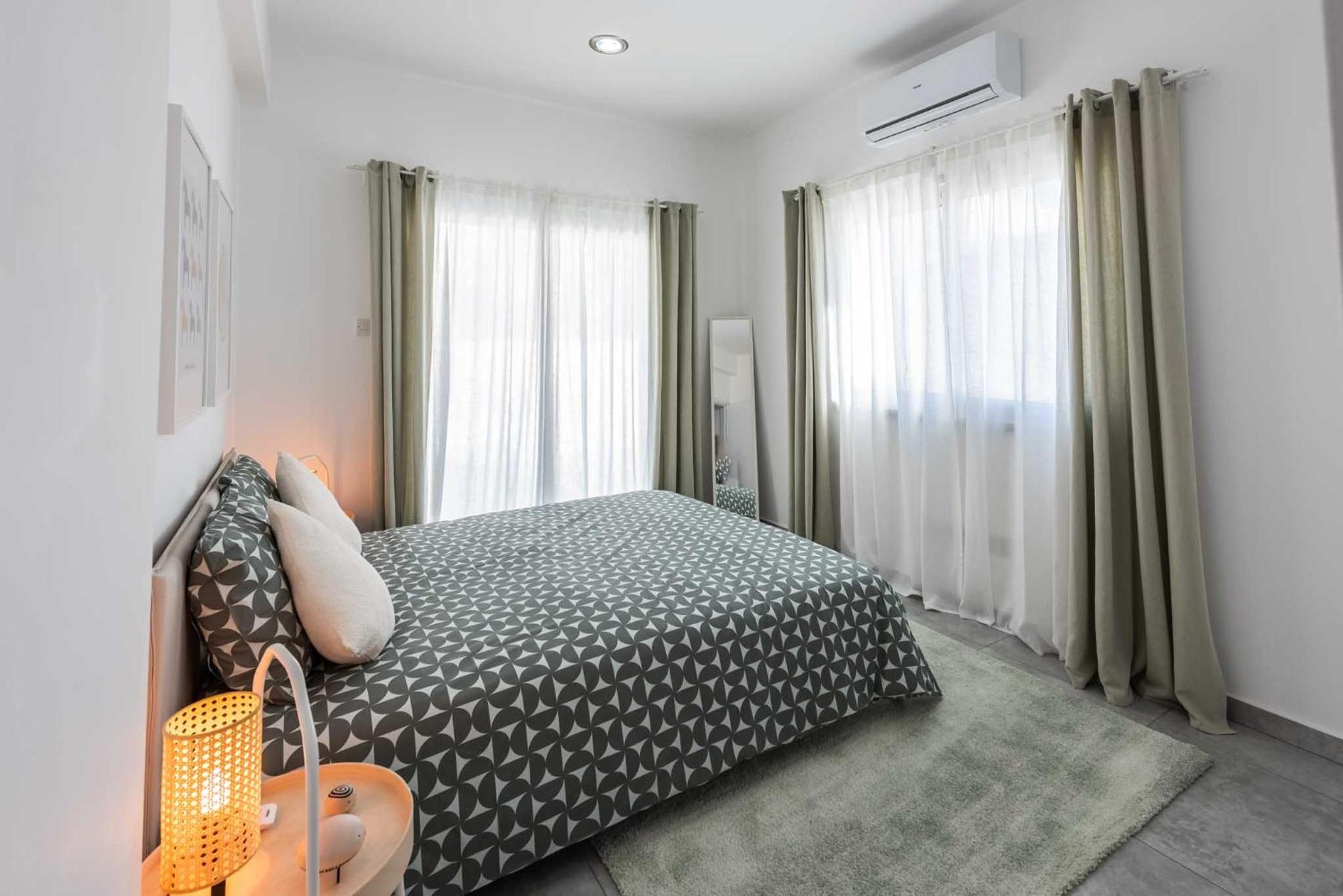 Kition City Apartments - Central Location
