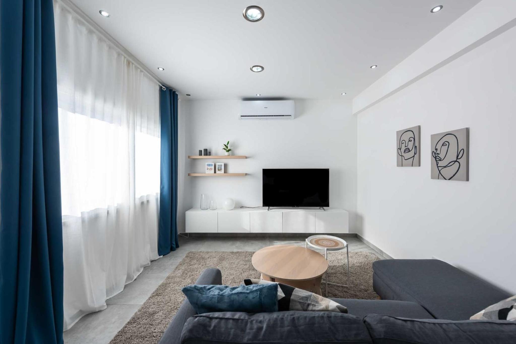 Kition City Apartments - Central Location